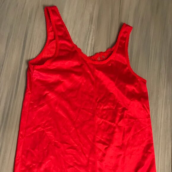 Ladies Red Chemise Size Medium - Picture 2 of 2